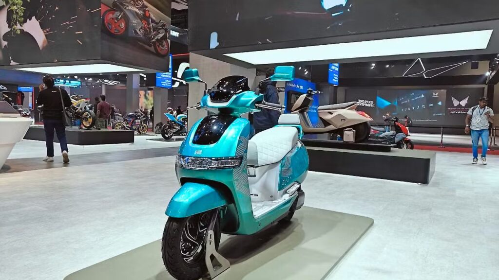 TVS iQube ST 5.3 kWh – रेंज 212 KM